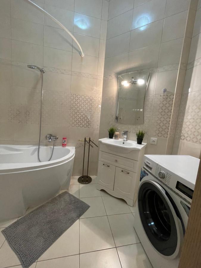 3 Rooms Apartments In The City Centr Leópolis Exterior foto
