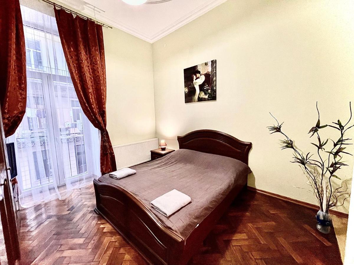 3 Rooms Apartments In The City Centr Leópolis Exterior foto