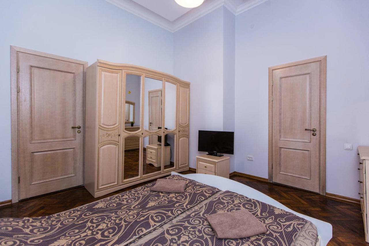 3 Rooms Apartments In The City Centr Leópolis Exterior foto
